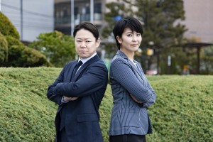 スペシャルドラマ『スイッチ』（テレビ朝日系）で共演する阿部サダヲ（左）と松たか子（右）