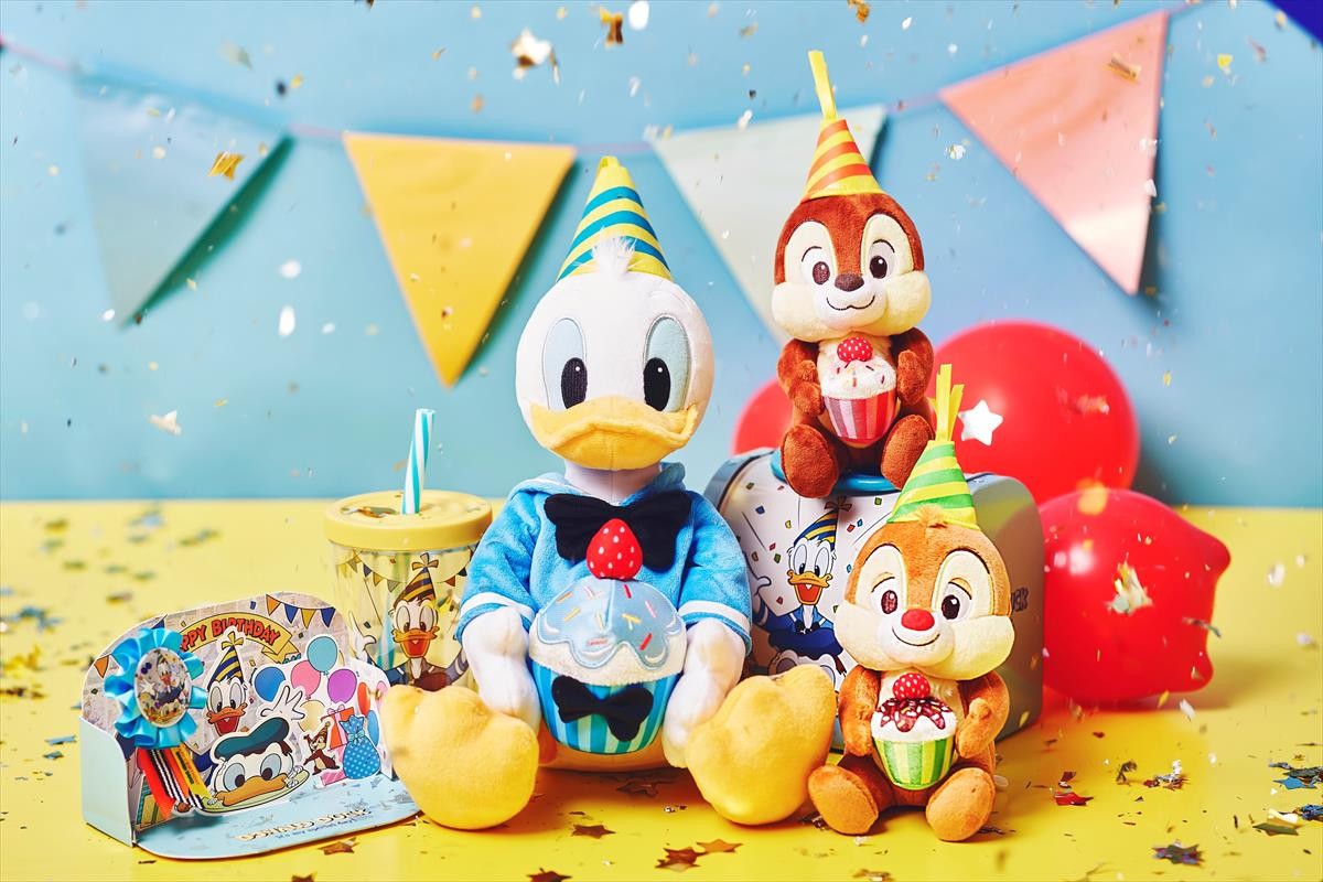 祝・ドナルド誕生日！　チップ＆デールがお祝いするポップで楽しいアイテムが登場