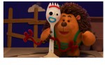 ディズニーの定額制公式動画配信サービス「Disney＋」で配信される短編アニメーション『フォーキーのコレって何？』場面写真