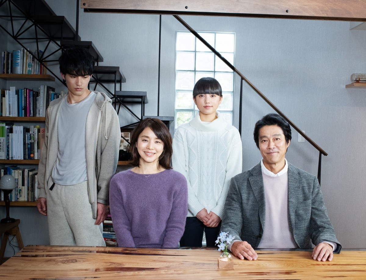 映画『望み』家族写真スチール (左から)岡田健史、石田ゆり子、清原果耶、堤真一