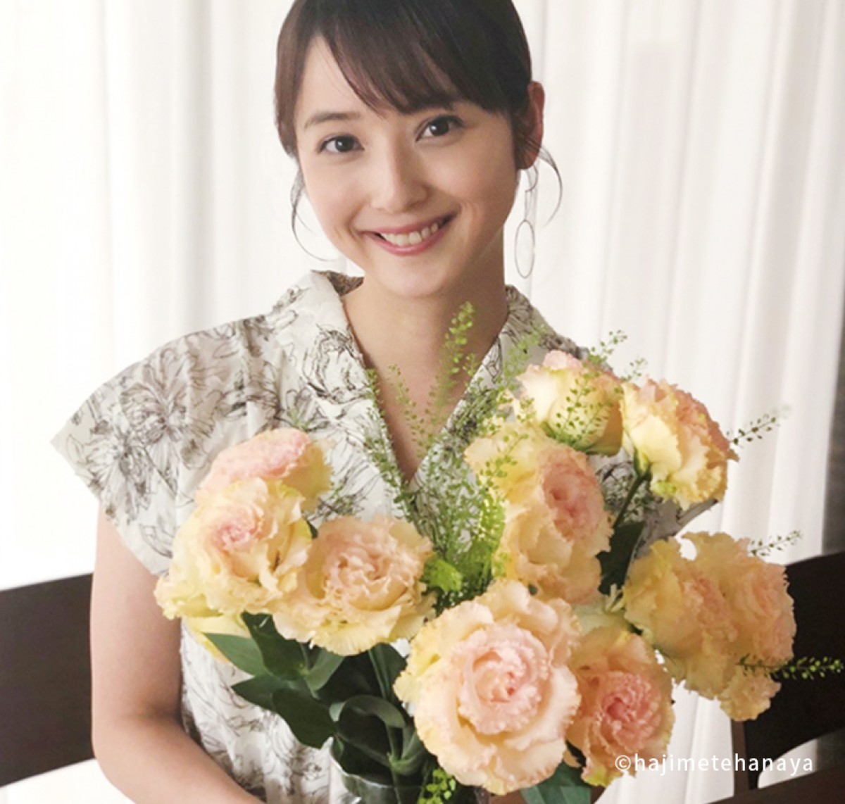 佐々木希、花は「見ているだけで元気をもらえる」 “花初心者”に飾る楽しさを紹介