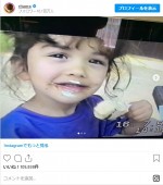 アイスクリームやお菓子をほおばる、幼少期のキュートなリタ・オラ　※「リタ・オラ」インスタグラム