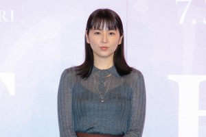 映画『MOTHER マザー』完成披露舞台あいさつに登場した長澤まさみ