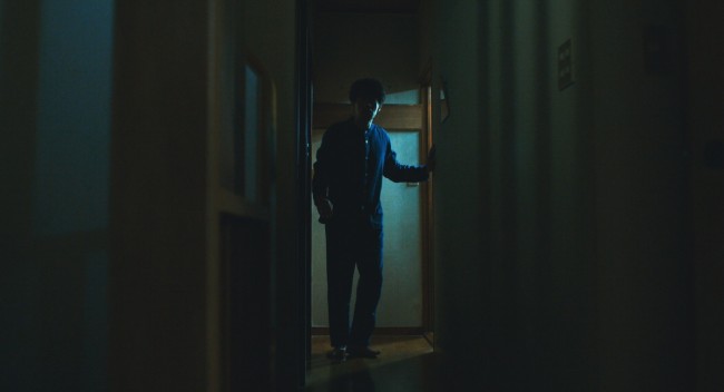 『呪怨：呪いの家』本編映像初解禁！ 荒川良々、「呪いの家」で忌まわしい染みを発見…