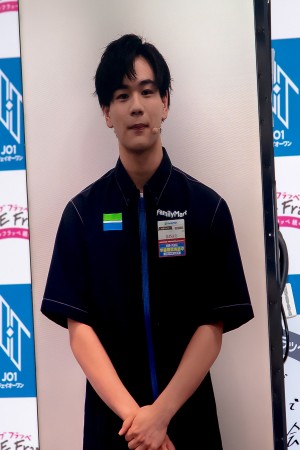 JO1×フラッペ 夏の新フレーバー推しメンバー発表イベントにリモートで登場した豆原一成