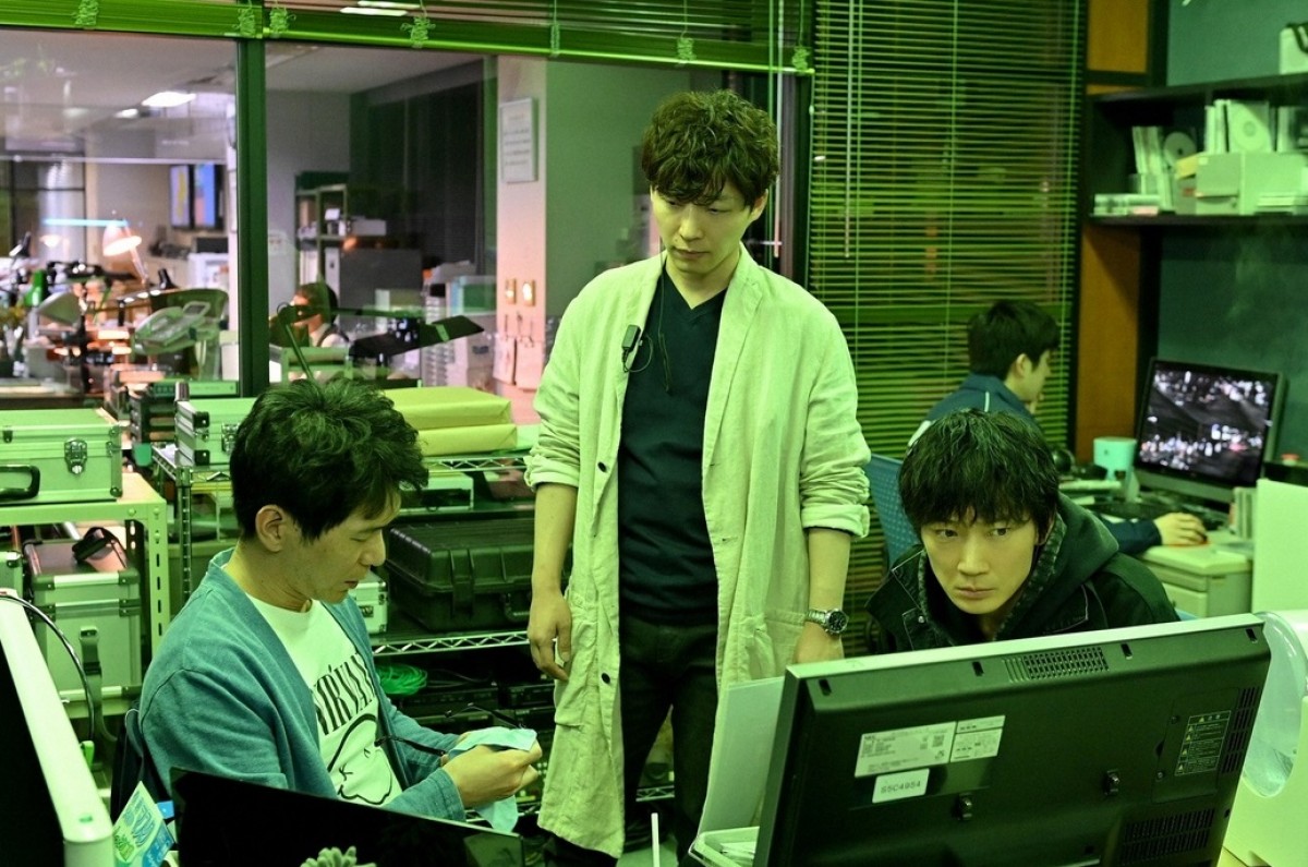 綾野剛＆星野源『MIU404』撮影再開の思い　コロナ禍を経て最強バディに！