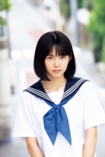 BEYOOOOONDS・山崎夢羽 1st 写真集『夢羽』 （ワニブックス）／撮影：西田幸樹