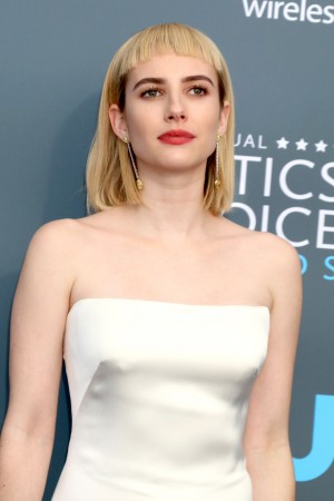 エマ・ロバーツ