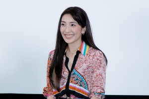 映画『いけいけ！バカオンナ～我が道を行け～』完成披露記者会見に登場した文音