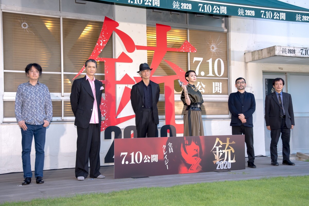 日南響子、主演映画『銃2020』は「開始0.01秒から最後の0.01秒までずっとクレイジー」