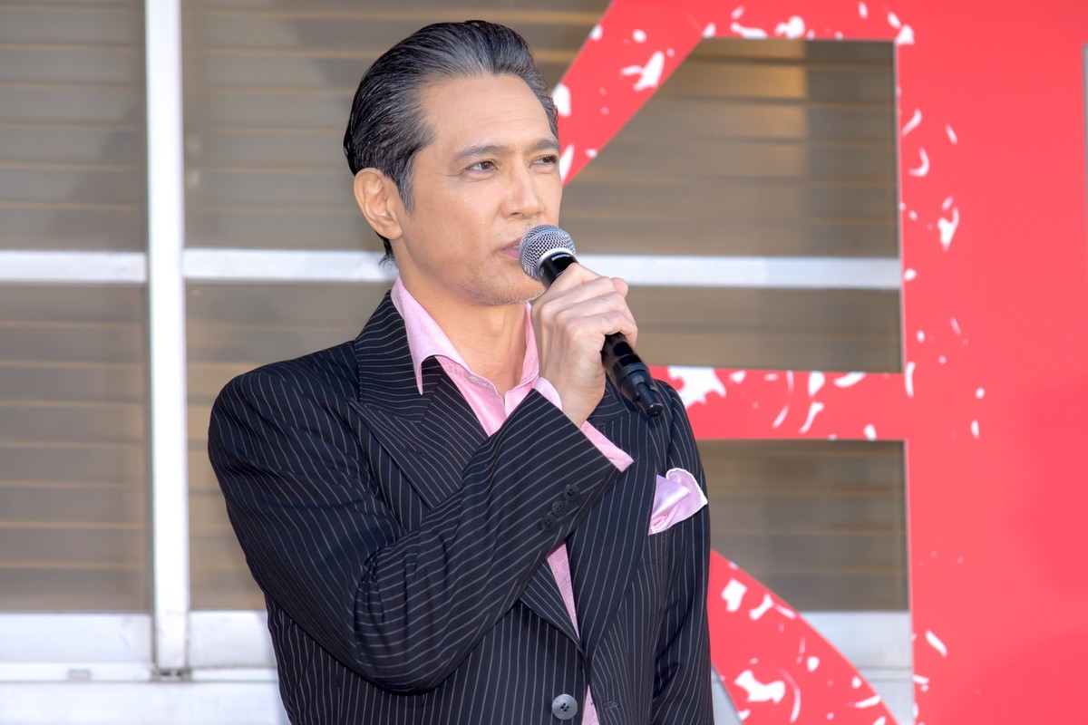 日南響子、主演映画『銃2020』は「開始0.01秒から最後の0.01秒までずっとクレイジー」