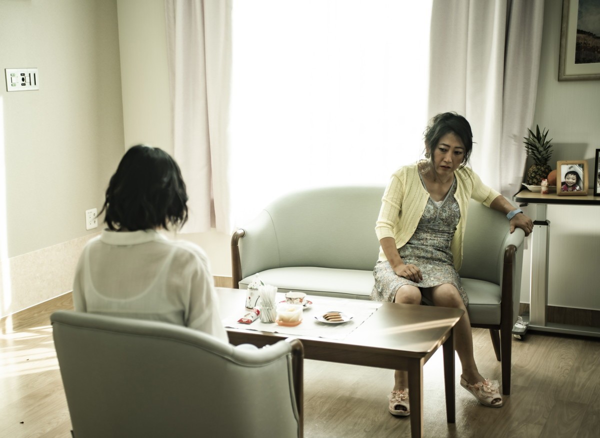 日南響子、主演映画『銃2020』は「開始0.01秒から最後の0.01秒までずっとクレイジー」
