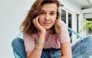 ミリー・ボビー・ブラウン、「Pandora」とコラボ！　チャームやピアスをデザイン