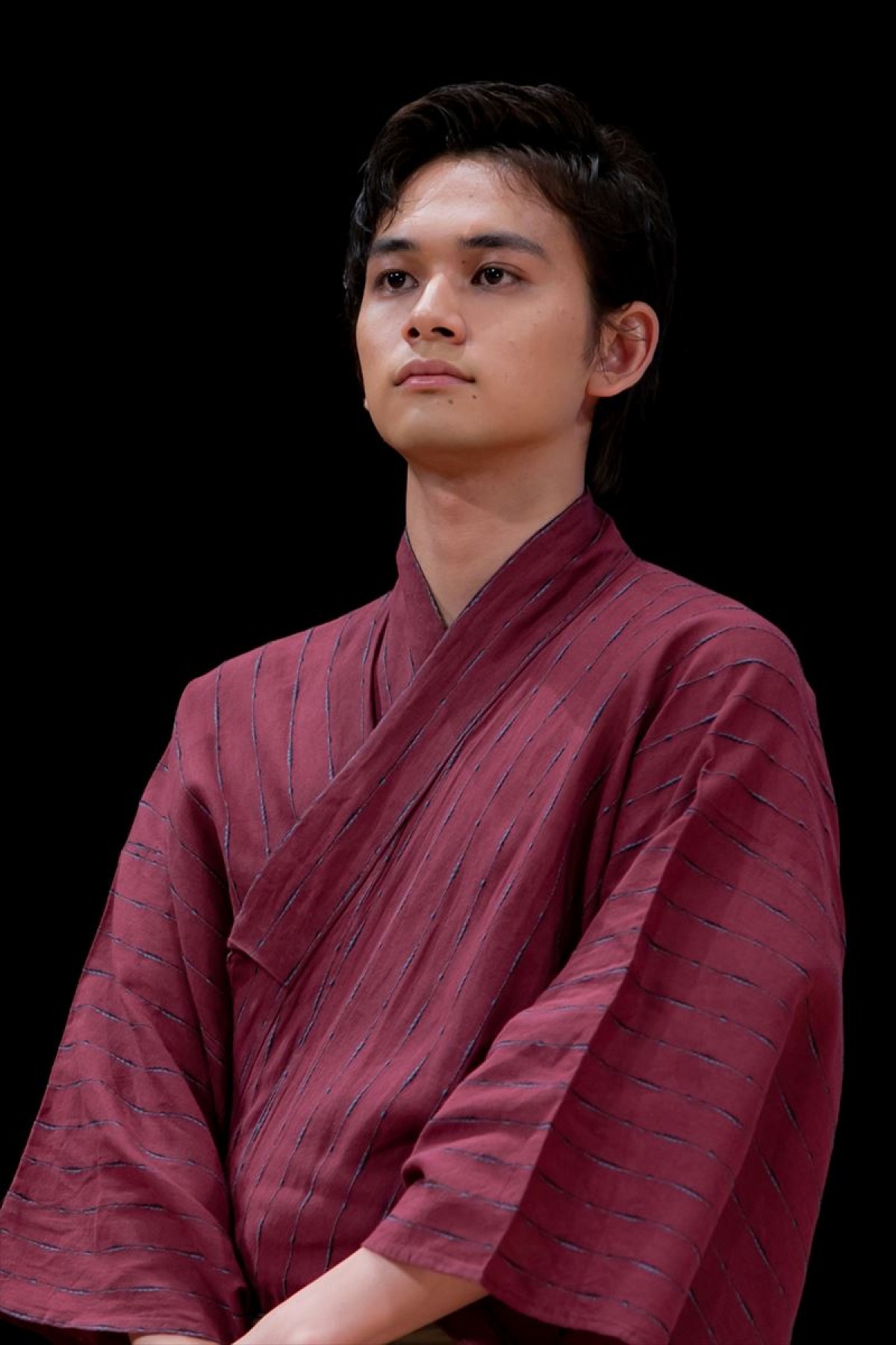 浜辺美波、初キスシーン振り返り北村匠海に感心「慣れてらっしゃるなって」