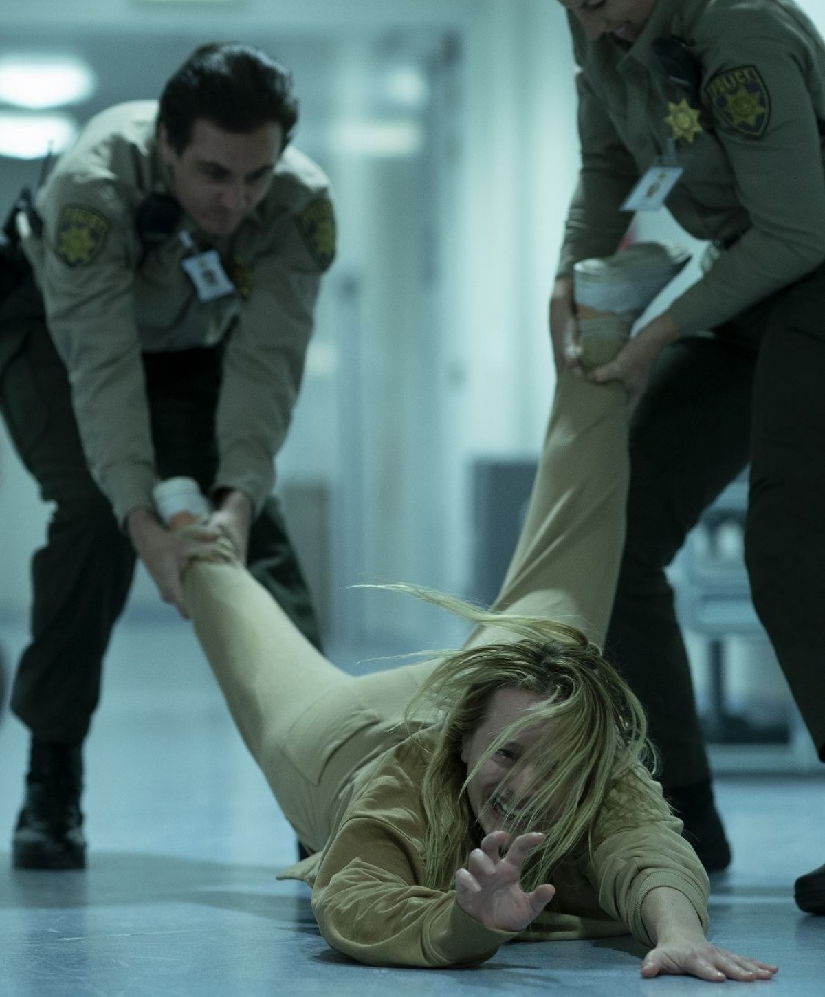 『透明人間』メイキング入り特別映像　リー・ワネル「デジタルよりリアルが好き」