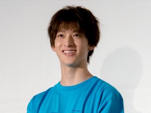 映画『私がモテてどうすんだ』公開記念舞台あいさつに登場した伊藤あさひ