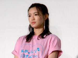 映画『私がモテてどうすんだ』公開記念舞台あいさつに登場した山口乃々華