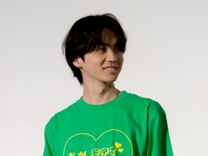 映画『私がモテてどうすんだ』公開記念舞台あいさつに登場した吉野北人