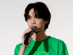 映画『私がモテてどうすんだ』公開記念舞台あいさつに登場した吉野北人