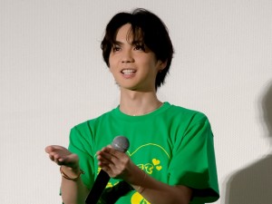 映画『私がモテてどうすんだ』公開記念舞台あいさつに登場した吉野北人