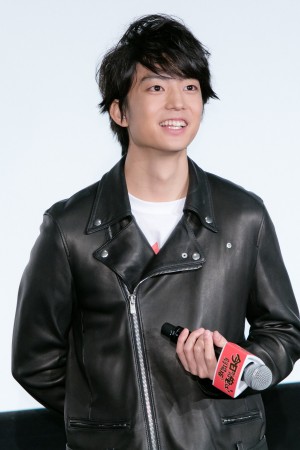 映画『今日から俺は!!劇場版』初日舞台あいさつに登場した伊藤健太郎