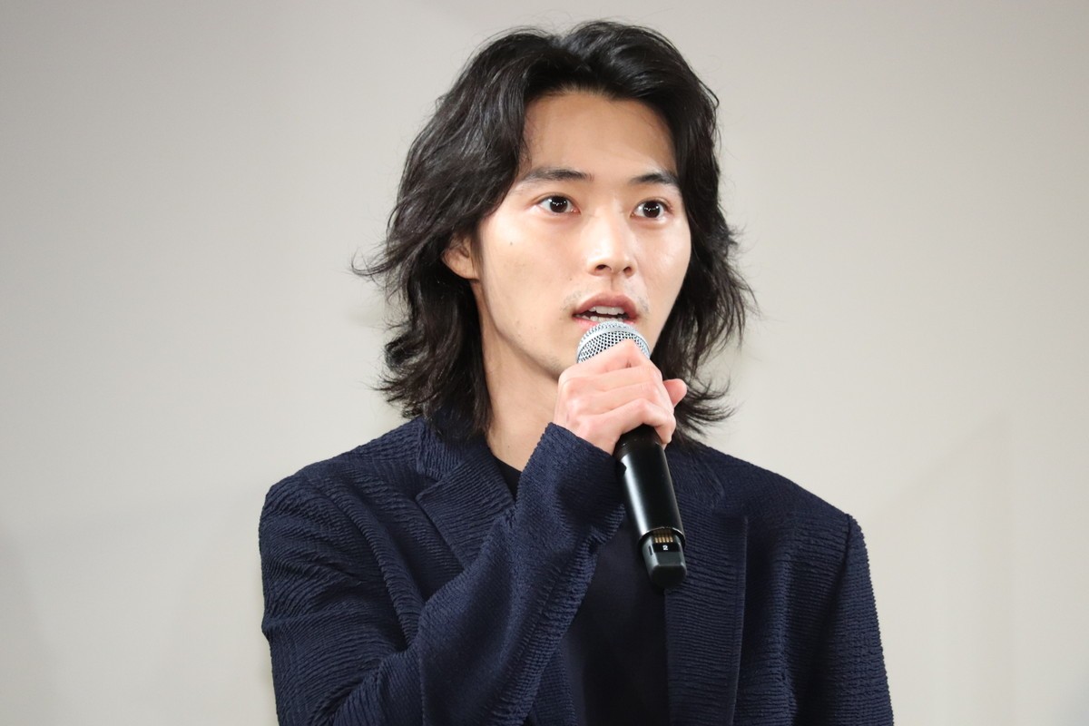 山崎賢人、『劇場』公開初日＆世界同時配信に感慨　共演の松岡茉優は「頼もしい女優」