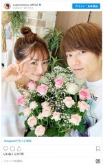 杉浦太陽、結婚13周年を祝して妻・辻希美に花束を贈呈　※「杉浦太陽」インスタグラム