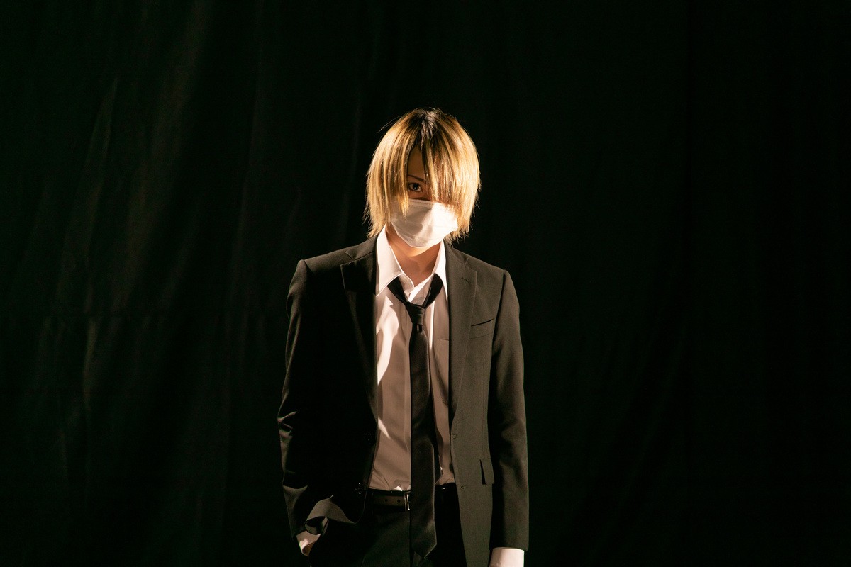 佐藤流司が潜入のスペシャリストに！ 主演ドラマ『日暮里チャーリーズ』で七変化
