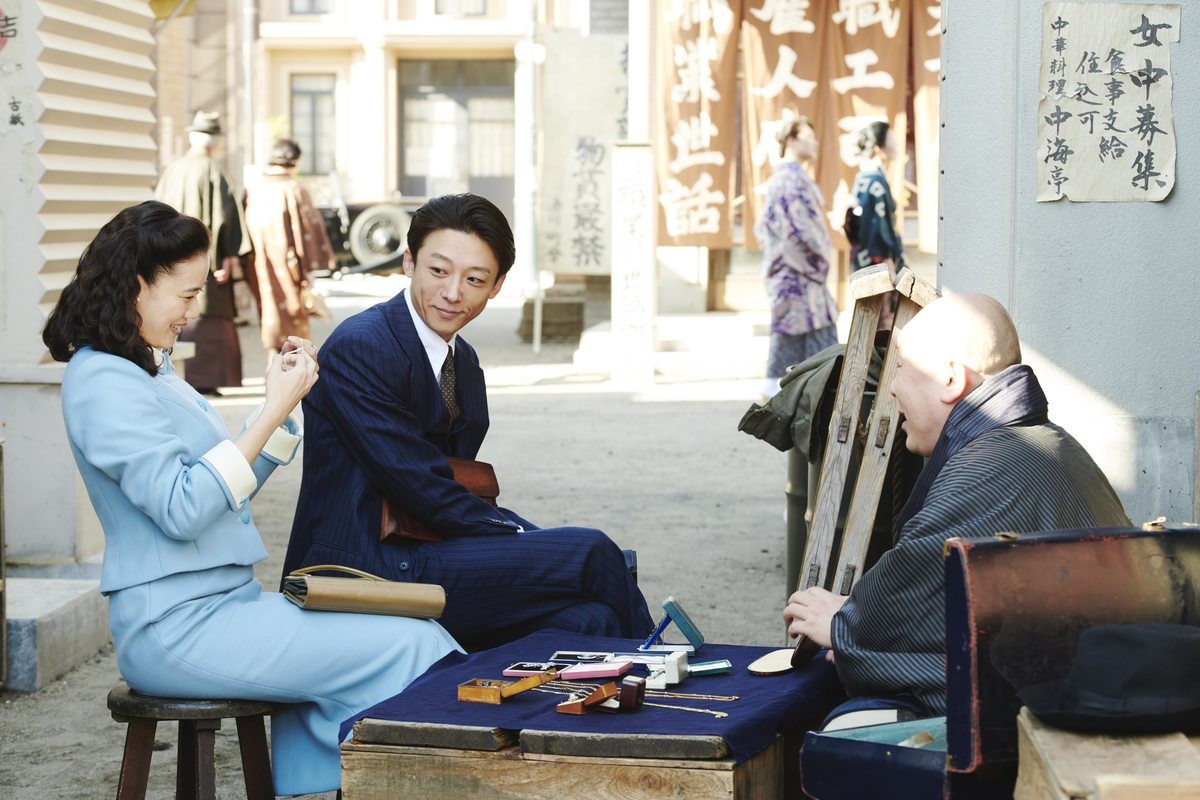蒼井優主演『スパイの妻』、美しくも不穏な雰囲気に満ちた場面カット一挙解禁
