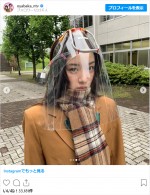 ドラマ撮影現場でフェイスシールド姿の永野芽郁　※『親バカ青春白書』公式インスタグラム