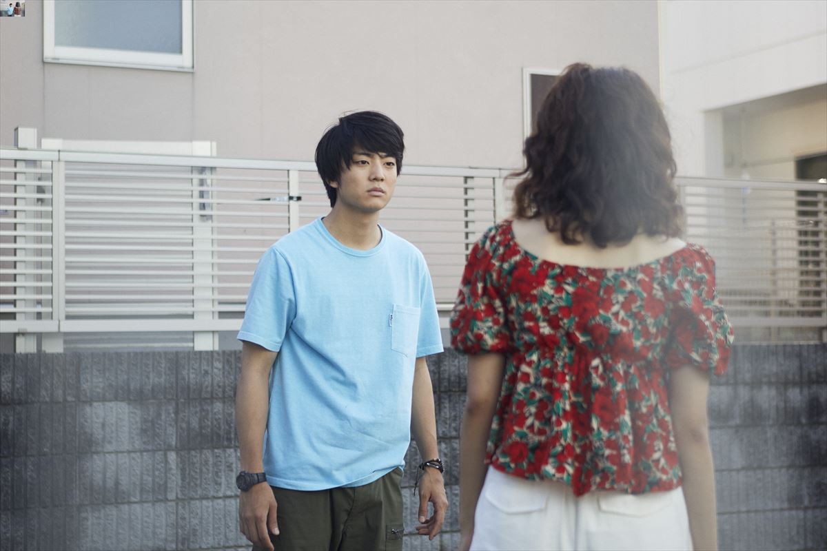 伊藤健太郎、清原果耶の憧れの隣人役に 『宇宙でいちばんあかるい屋根』新カット解禁