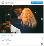 ニコラとハグ　※「ブルックリン・ベッカム」インスタグラム