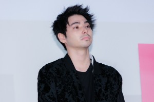 映画『ソワレ』完成報告会に登場した村上虹郎