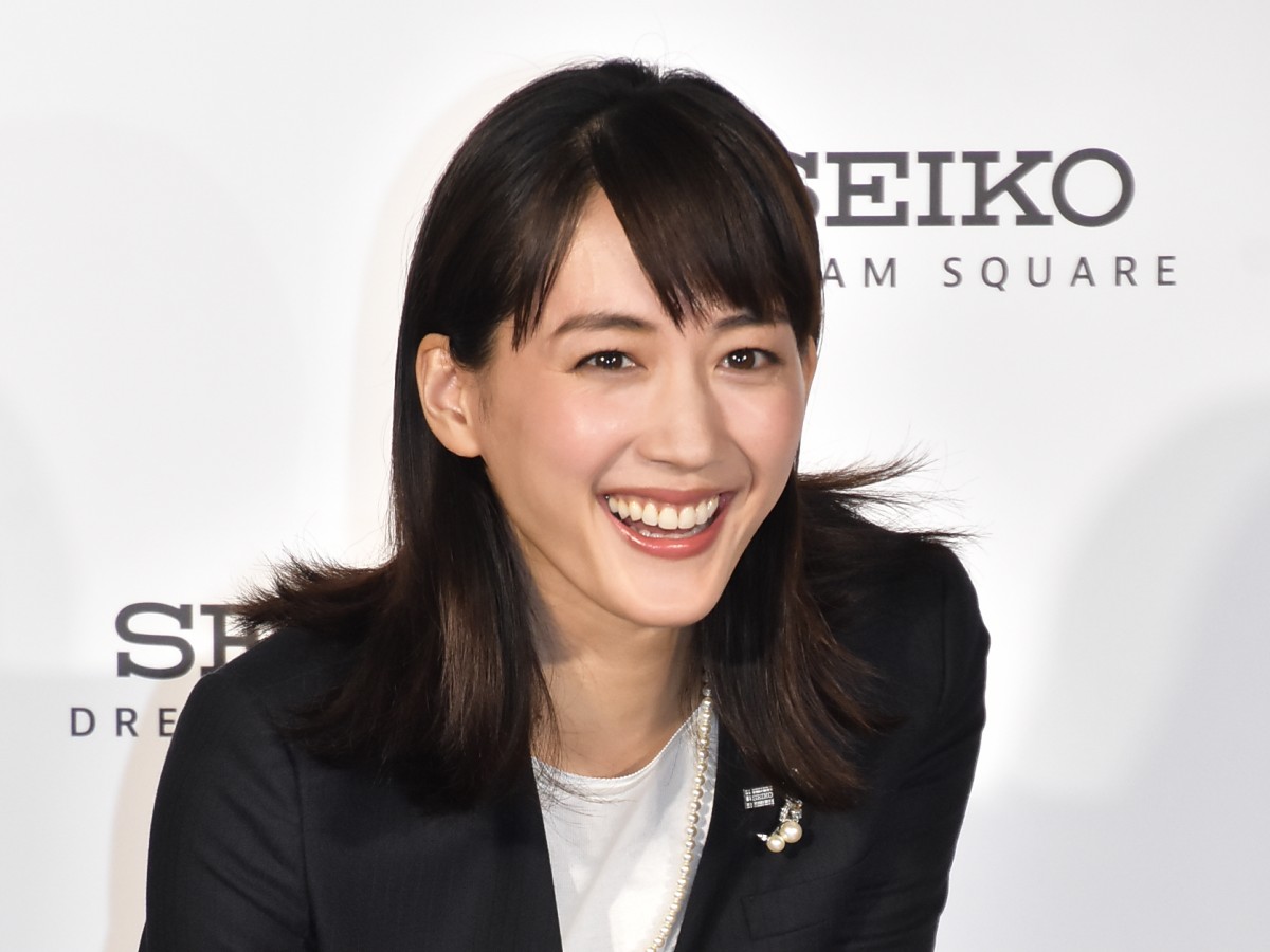 綾瀬はるか1位、新垣結衣が2位 「肌がツルツルだと思う芸能人」ランキング