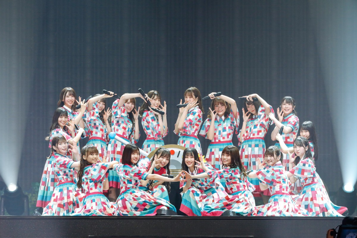 日向坂46、22人で初のライブ　影山優佳「馬疑惑の影山で〜す」