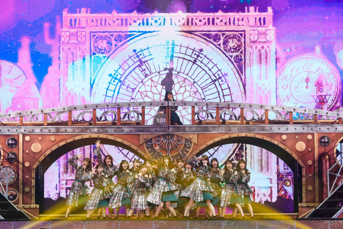 日向坂46、22人で初のライブ　影山優佳「馬疑惑の影山で〜す」