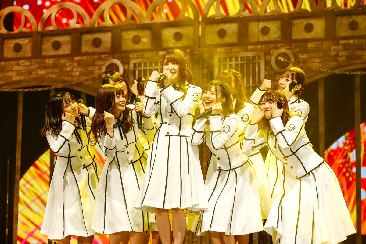 日向坂46、22人で初のライブ　影山優佳「馬疑惑の影山で〜す」