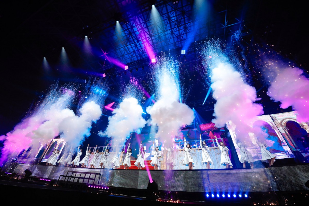 日向坂46、22人で初のライブ　影山優佳「馬疑惑の影山で〜す」