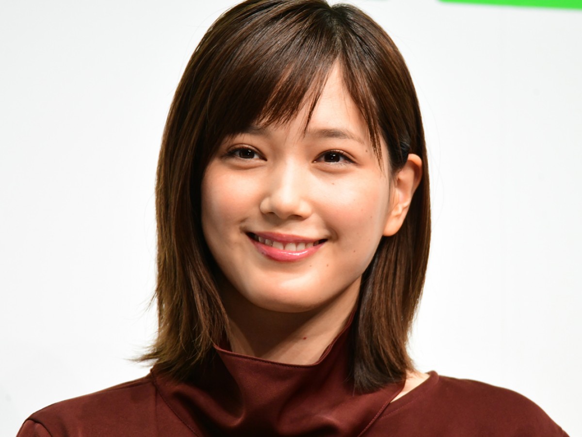 本田翼、翼の生えた“天使”姿に反響　唐突な真顔にもツッコミ集まる