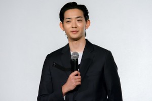映画『リスタートはただいまのあとで』記者会見に登場した竜星涼