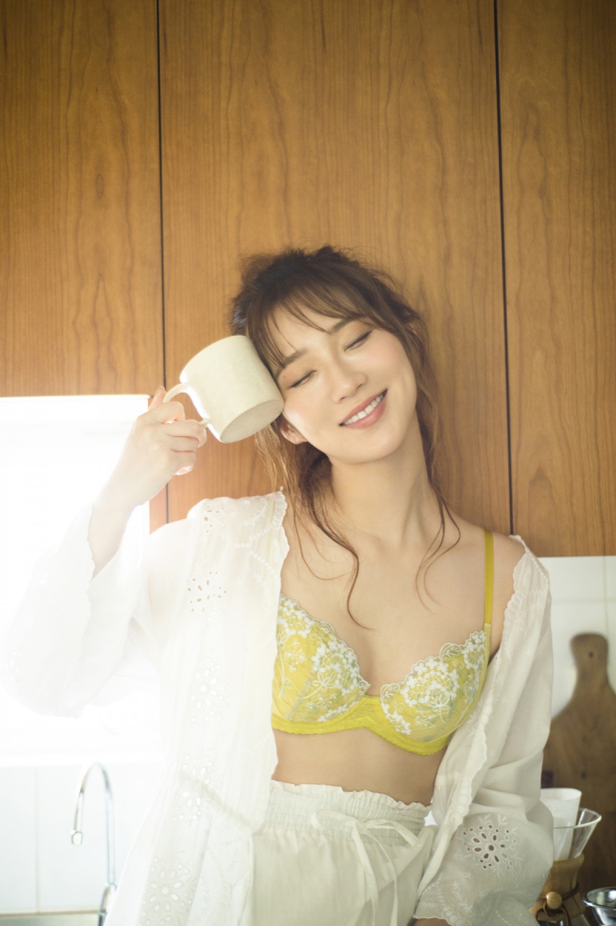 ファーストサマーウイカ、美背中を披露 「ワコール」イメージモデルに就任