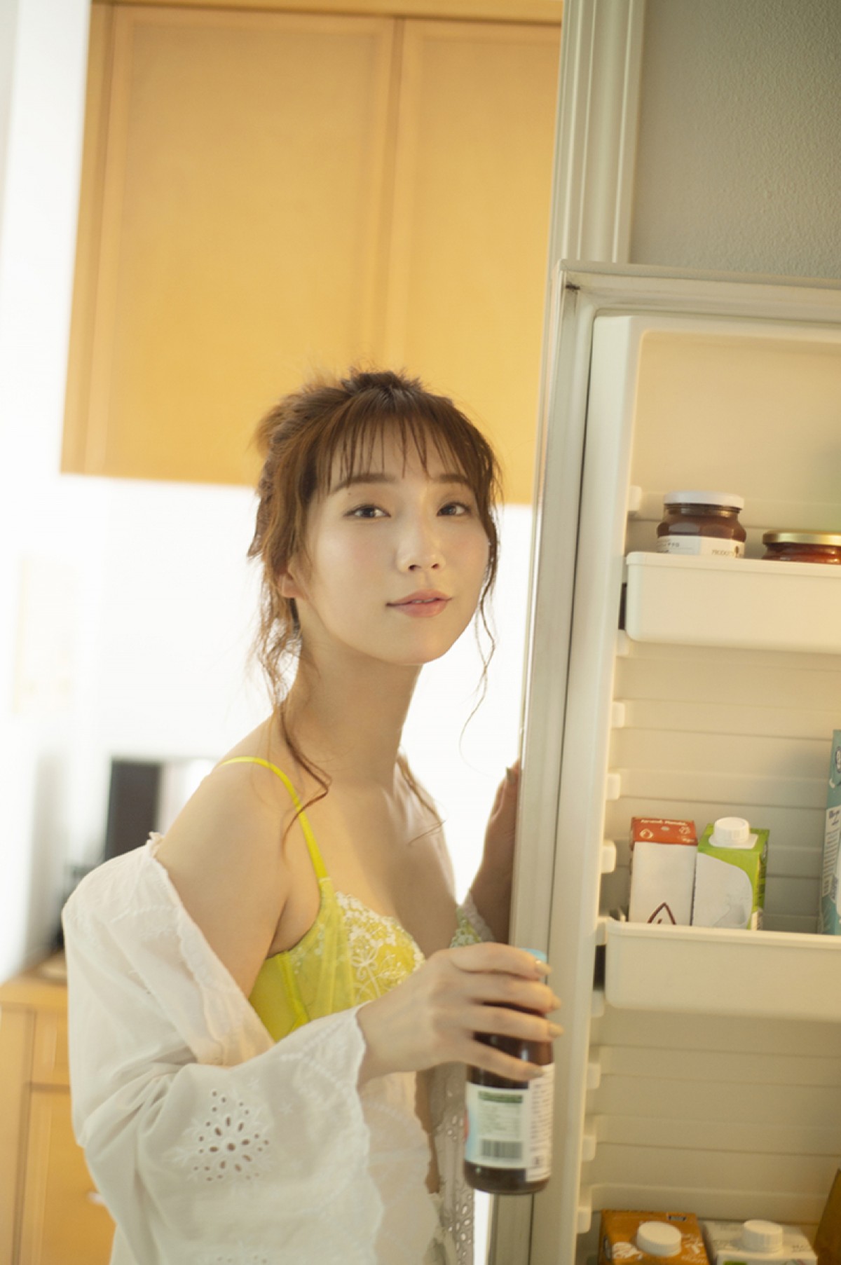 ファーストサマーウイカ、美背中を披露 「ワコール」イメージモデルに就任
