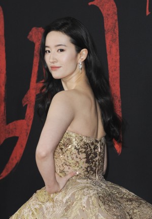 映画『ムーラン』で主演を務めるリウ・イーフェイ
