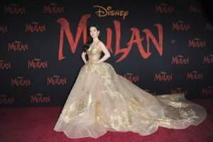 映画『ムーラン』で主演を務めるリウ・イーフェイ