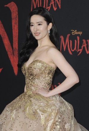 映画『ムーラン』で主演を務めるリウ・イーフェイ