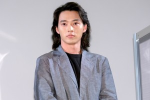 映画『狂武蔵』完成披露無観客イベントに登場した山崎賢人