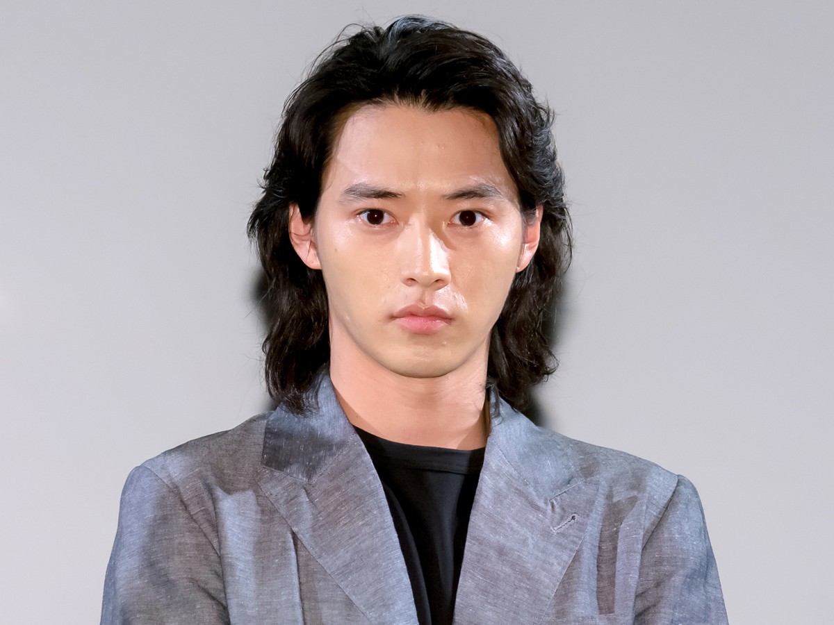 映画『狂武蔵』完成披露無観客イベントに登場した山崎賢人