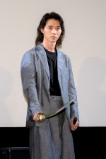 映画『狂武蔵』完成披露無観客イベントに登場した山崎賢人