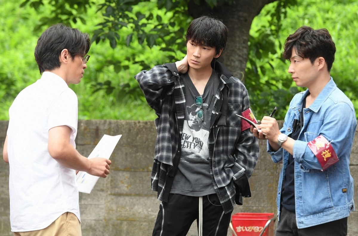 『MIU404』第7話 “伊吹”綾野剛、死体の聴取で“ジュリ”りょうと大はしゃぎ
