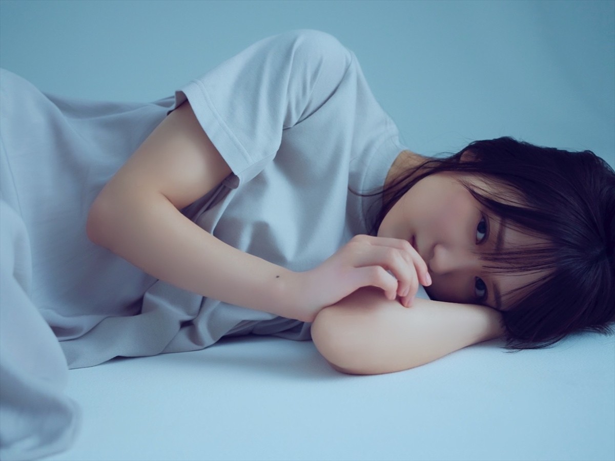 欅坂46、4万6000字インタビューでそれぞれの思い明かす　グラビアでは大人の表情